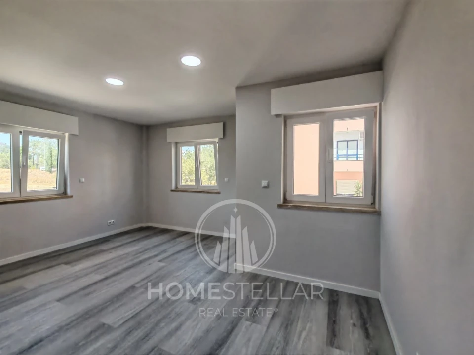 Apartamento T2 para Venda em Corroios Foto 8