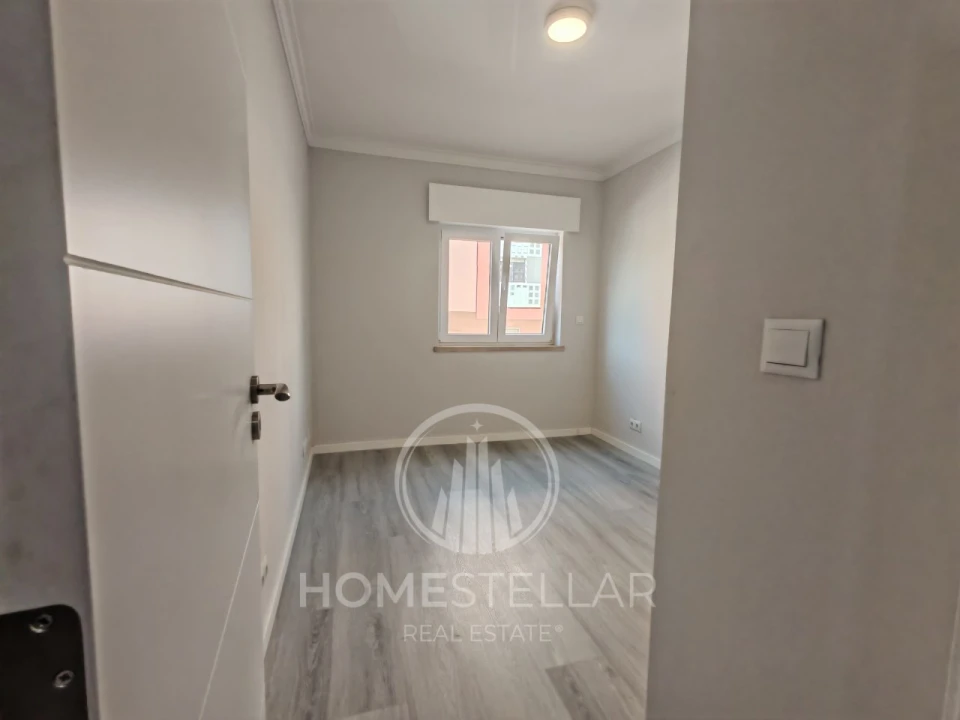 Apartamento T2 para Venda em Corroios Foto 22