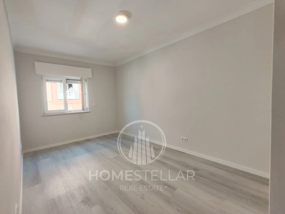 Apartamento T2 para Venda em Corroios Foto 27