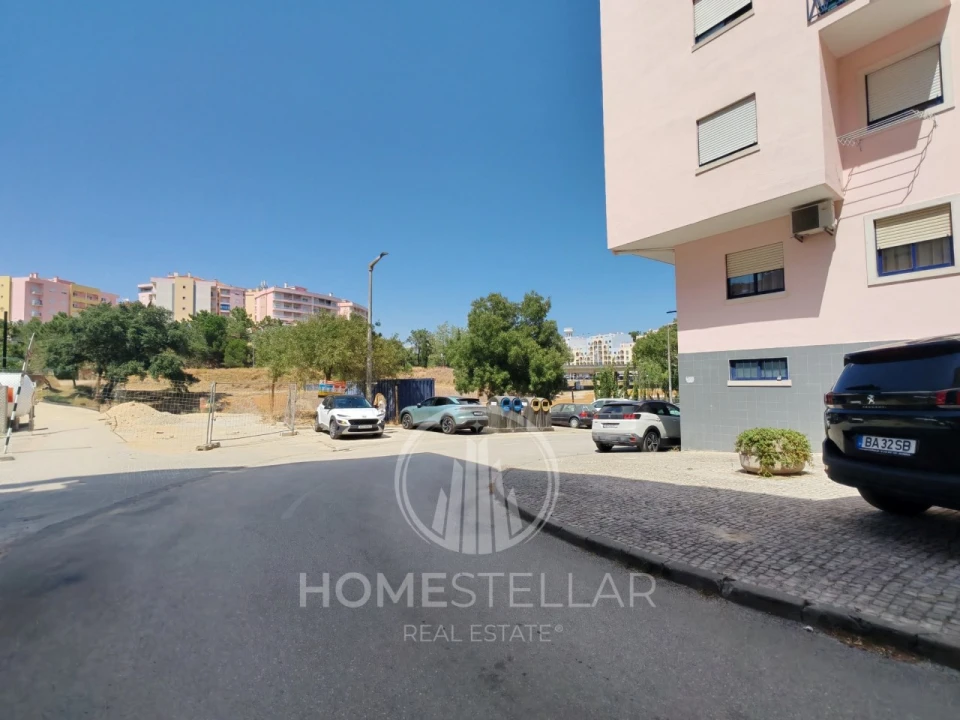 Apartamento T2 para Venda em Corroios Foto 44