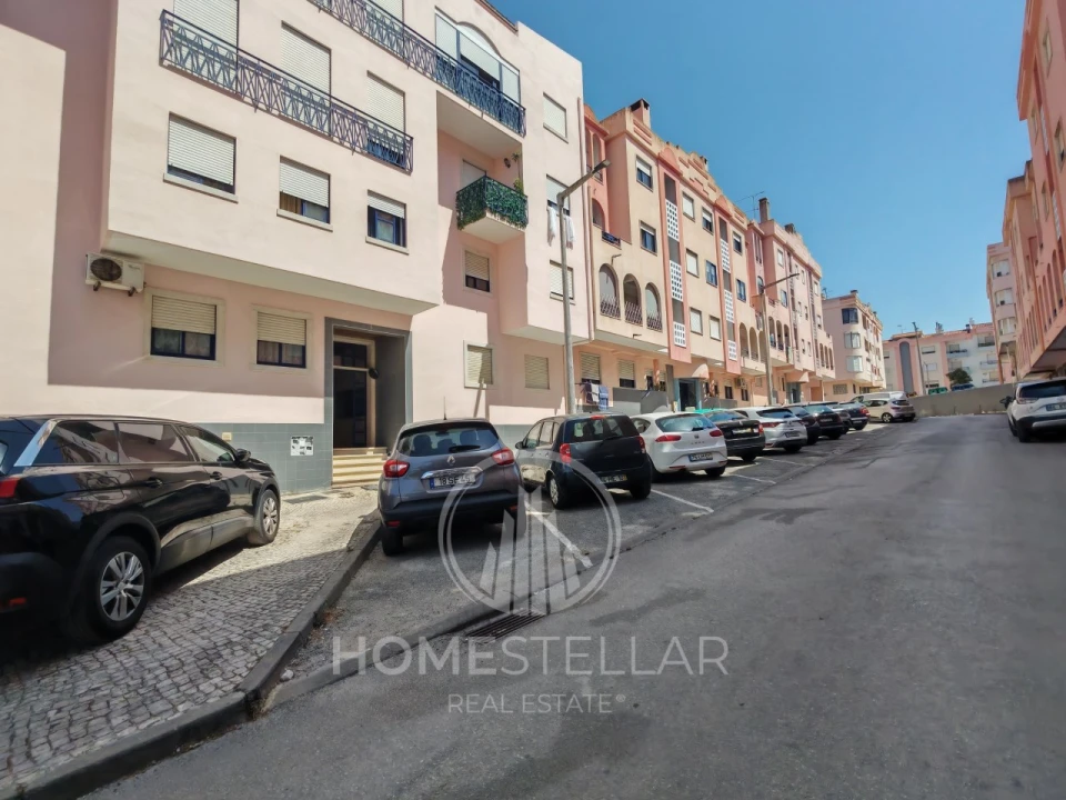 Apartamento T2 para Venda em Corroios Foto 45