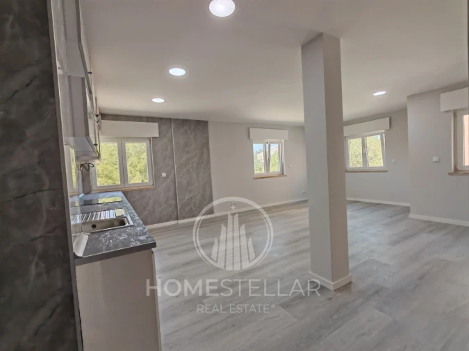 Apartamento T2 para Venda em Corroios Foto 2