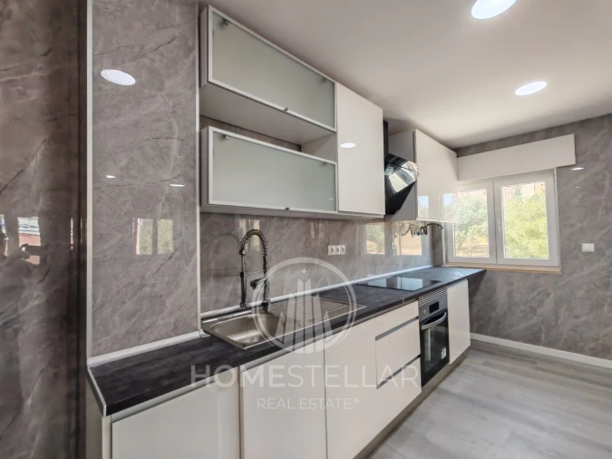 Apartamento T2 para Venda em Corroios Foto 3