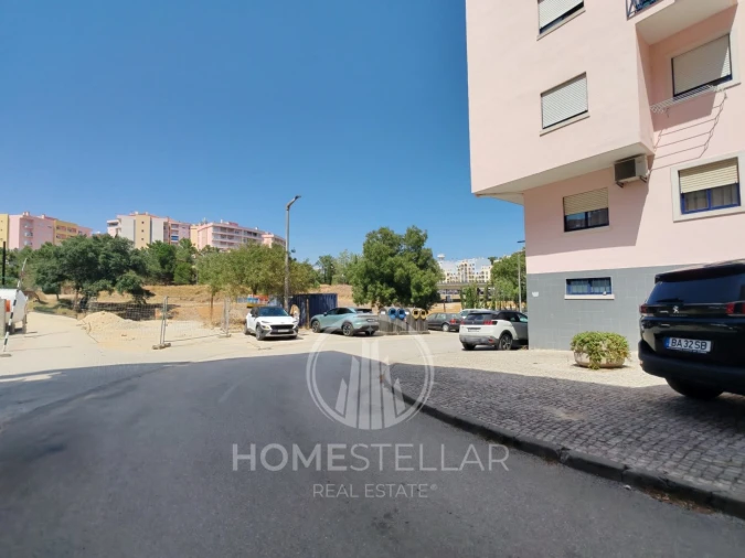 Apartamento T2 para Venda em Corroios Foto 44