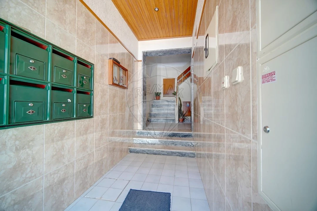 Apartamento T2 para Venda em Gambia-Pontes-Alto da Guerra Foto 6