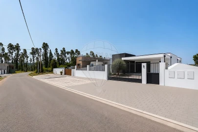 Moradia T3 para Venda em Souto da Carpalhosa e Ortigosa