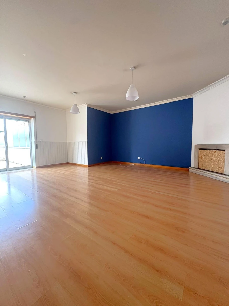 Apartamento T2 para Venda em Marinha Grande Foto 2