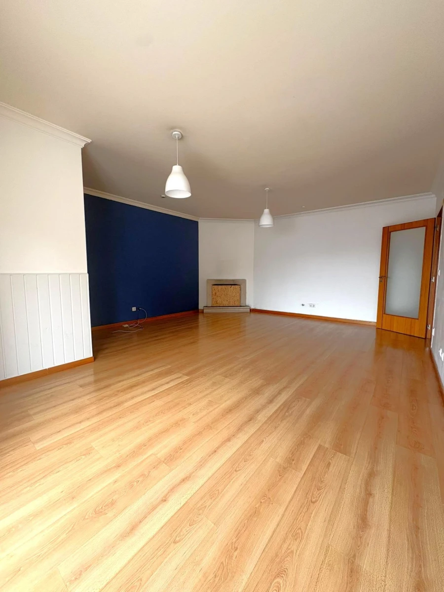 Apartamento T2 para Venda em Marinha Grande Foto 3