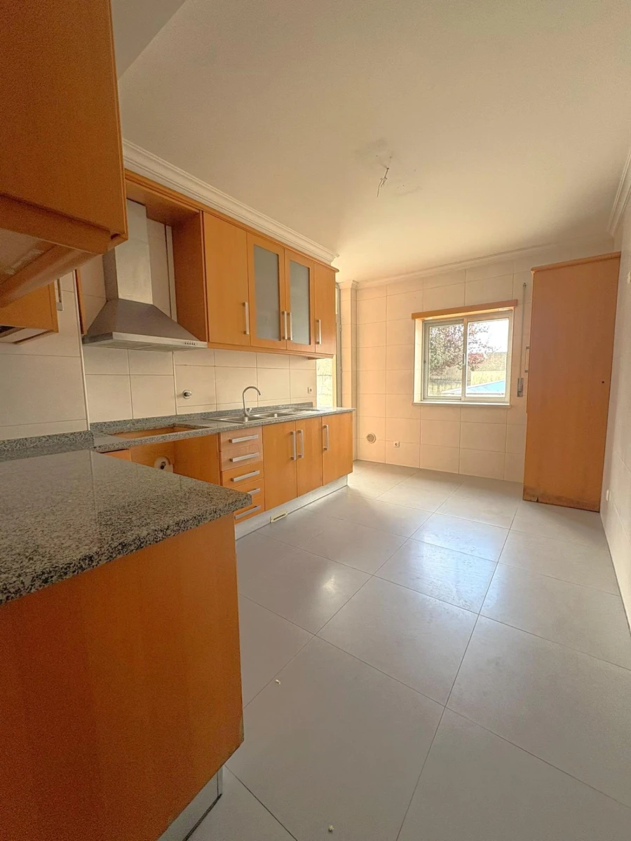 Apartamento T2 para Venda em Marinha Grande Foto 5