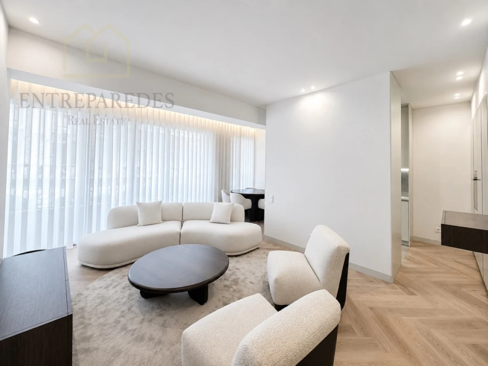 Apartamento T3 para Venda em Cedofeita, Santo Ildefonso, Sé, Miragaia, São Nicolau e Vitória Foto 1
