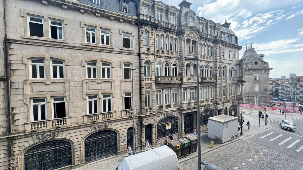 Apartamento T3 para Venda em Cedofeita, Santo Ildefonso, Sé, Miragaia, São Nicolau e Vitória Foto 2