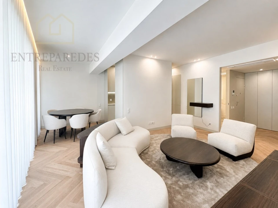 Apartamento T3 para Venda em Cedofeita, Santo Ildefonso, Sé, Miragaia, São Nicolau e Vitória Foto 3
