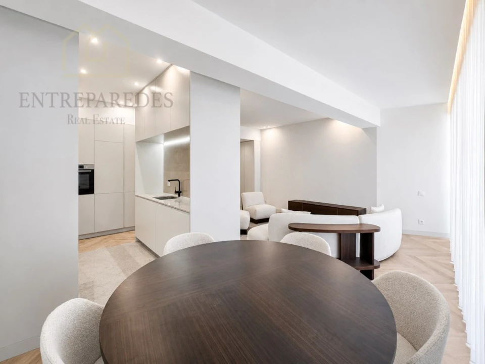 Apartamento T3 para Venda em Cedofeita, Santo Ildefonso, Sé, Miragaia, São Nicolau e Vitória Foto 4