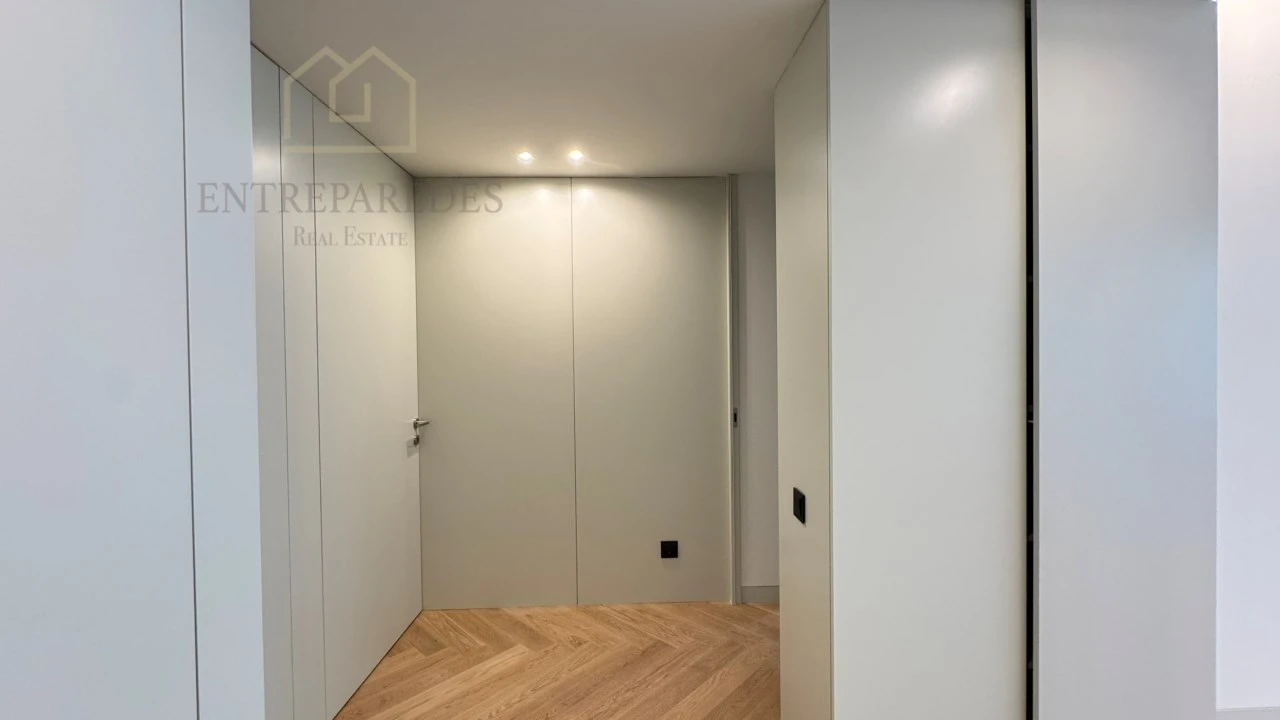 Apartamento T3 para Venda em Cedofeita, Santo Ildefonso, Sé, Miragaia, São Nicolau e Vitória Foto 28