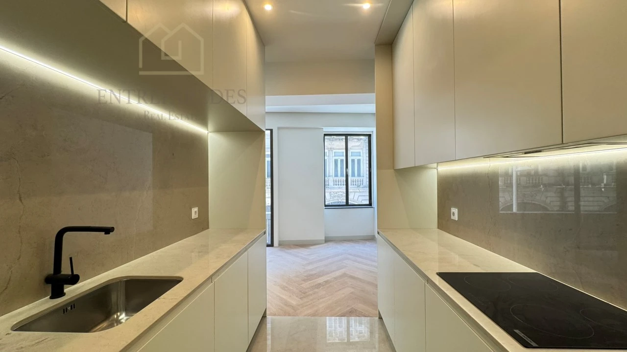 Apartamento T3 para Venda em Cedofeita, Santo Ildefonso, Sé, Miragaia, São Nicolau e Vitória Foto 68