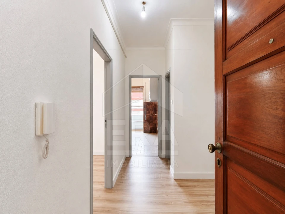 Apartamento T2 para Venda em Darque Foto 2