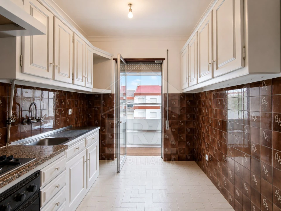 Apartamento T2 para Venda em Darque Foto 3