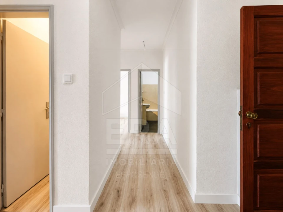 Apartamento T2 para Venda em Darque Foto 7