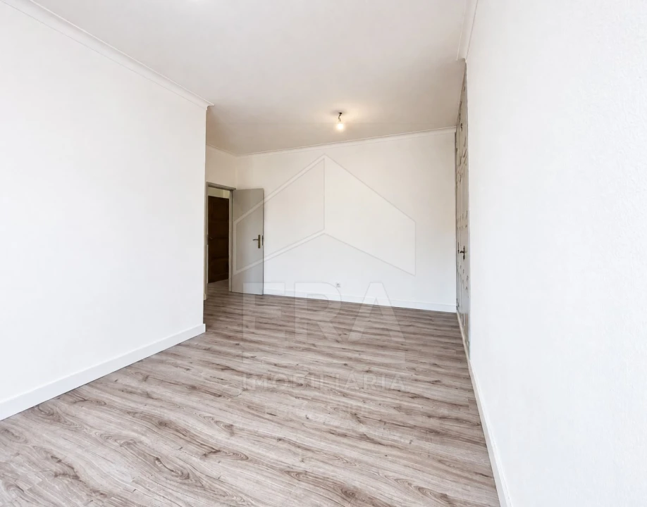Apartamento T2 para Venda em Darque Foto 2