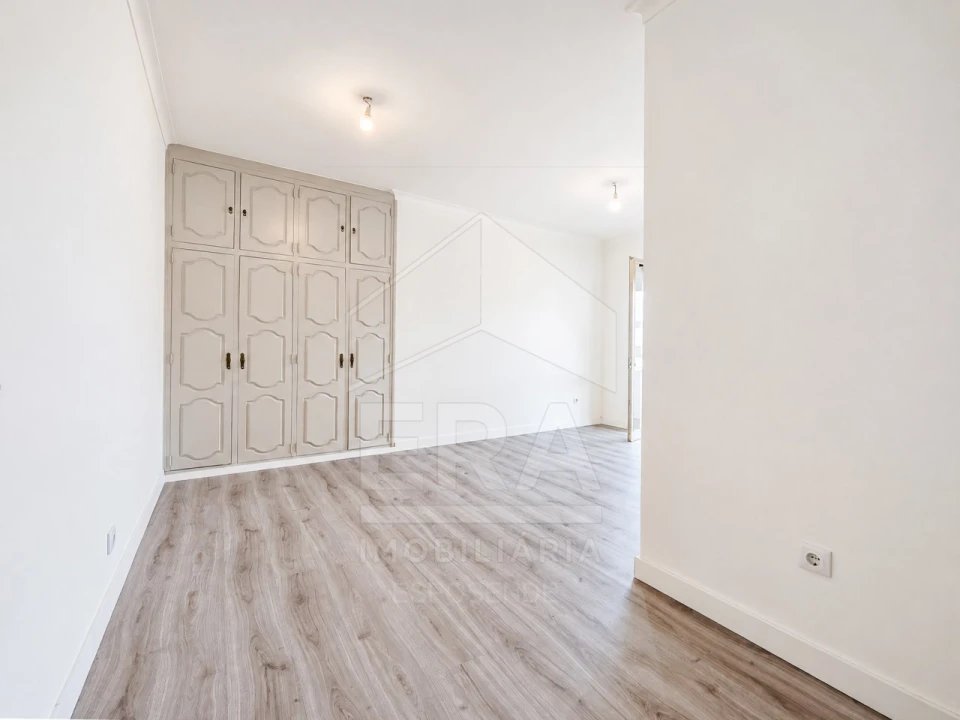 Apartamento T2 para Venda em Darque Foto 3