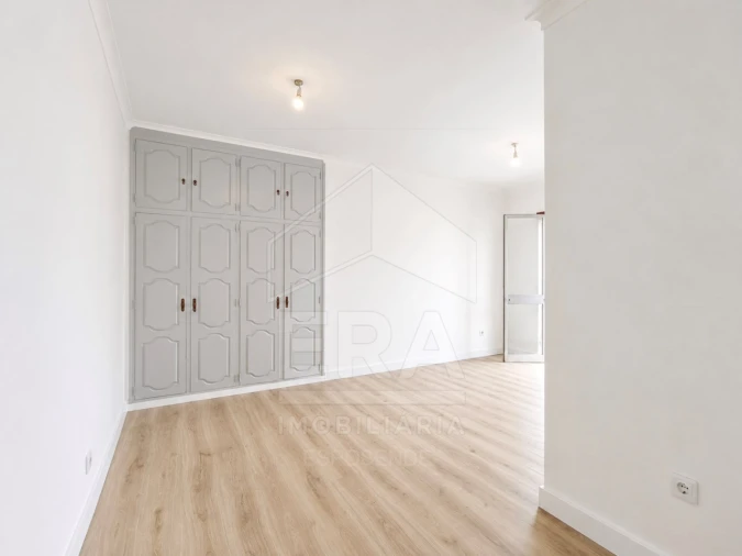 Apartamento T2 para Venda em Darque Foto 8