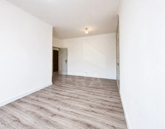 Apartamento T2 para Venda em Darque Foto 2