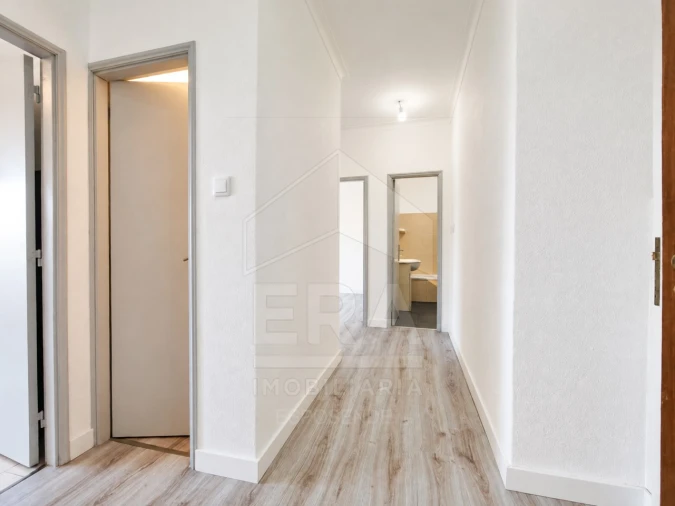 Apartamento T2 para Venda em Darque Foto 6