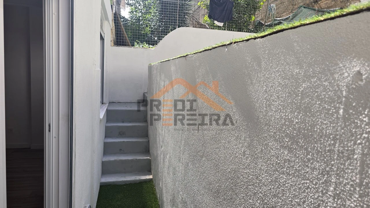 Apartamento T1 para Venda em Loures Foto 3