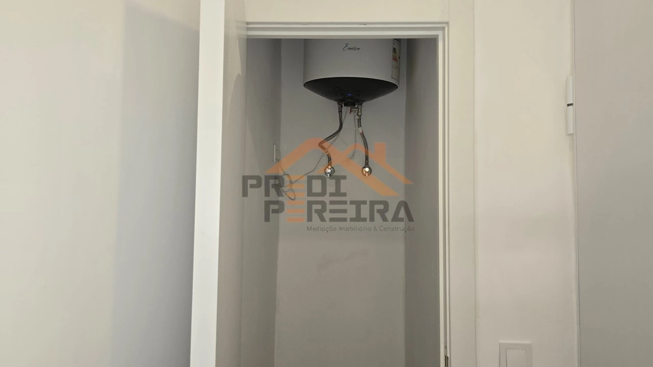 Apartamento T1 para Venda em Loures Foto 11