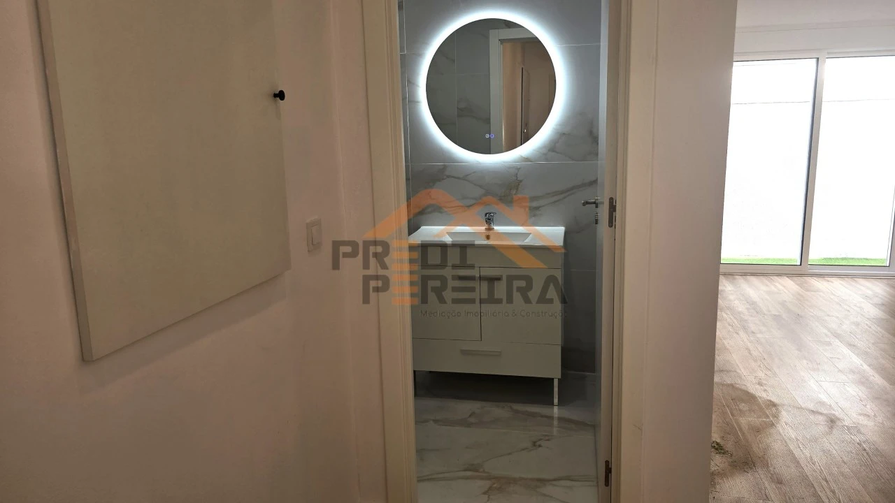Apartamento T1 para Venda em Loures Foto 13