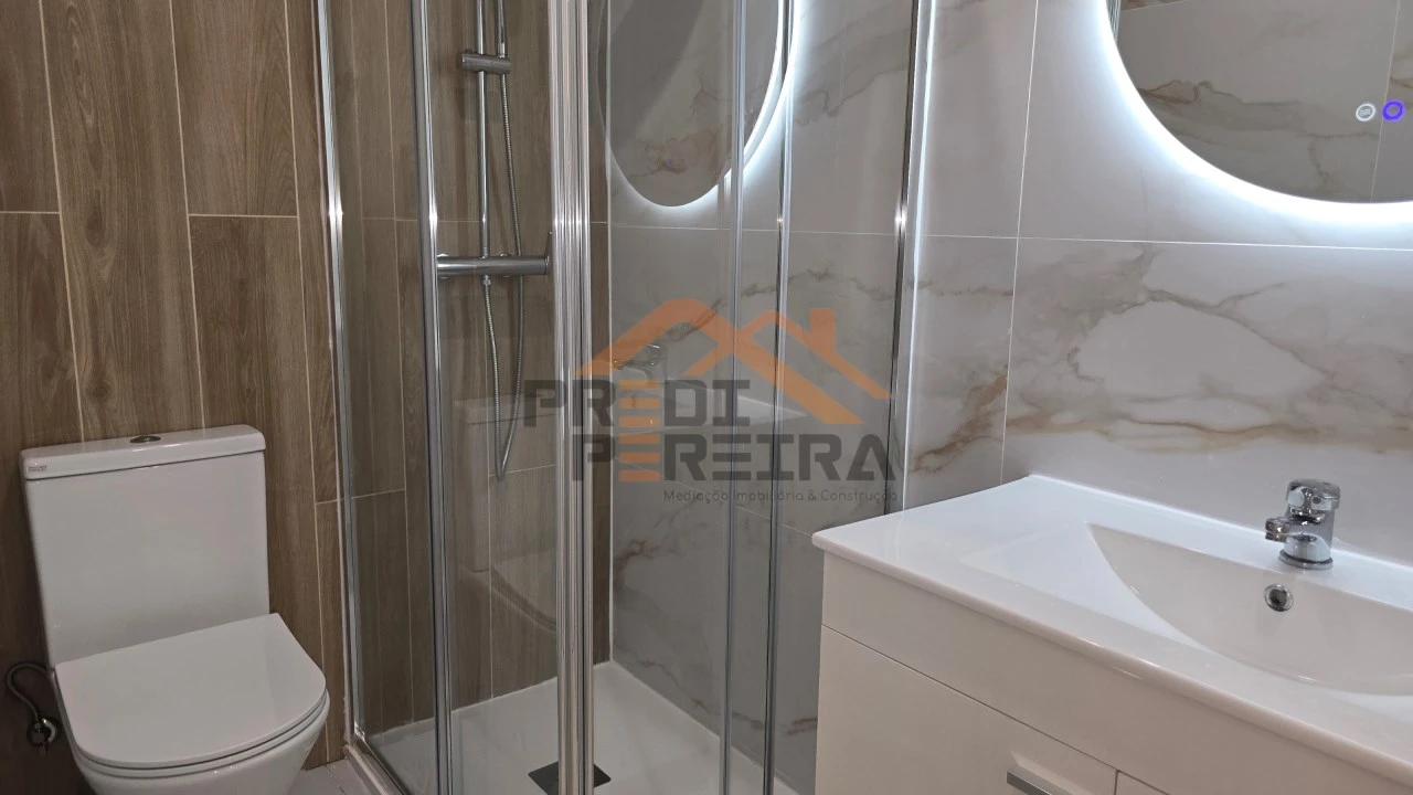 Apartamento T1 para Venda em Loures Foto 14