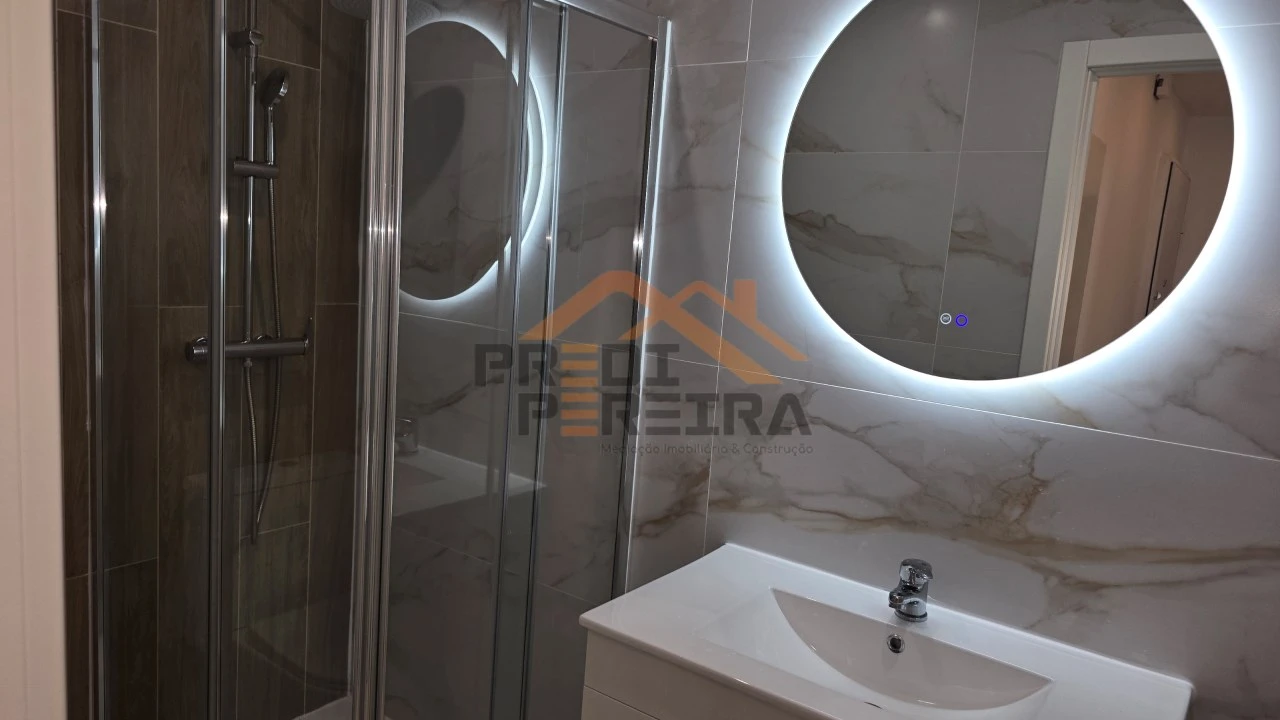 Apartamento T1 para Venda em Loures Foto 16