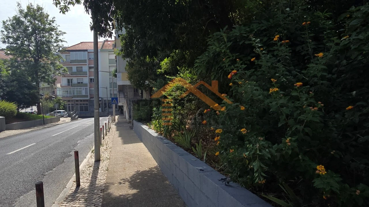 Apartamento T1 para Venda em Loures Foto 27