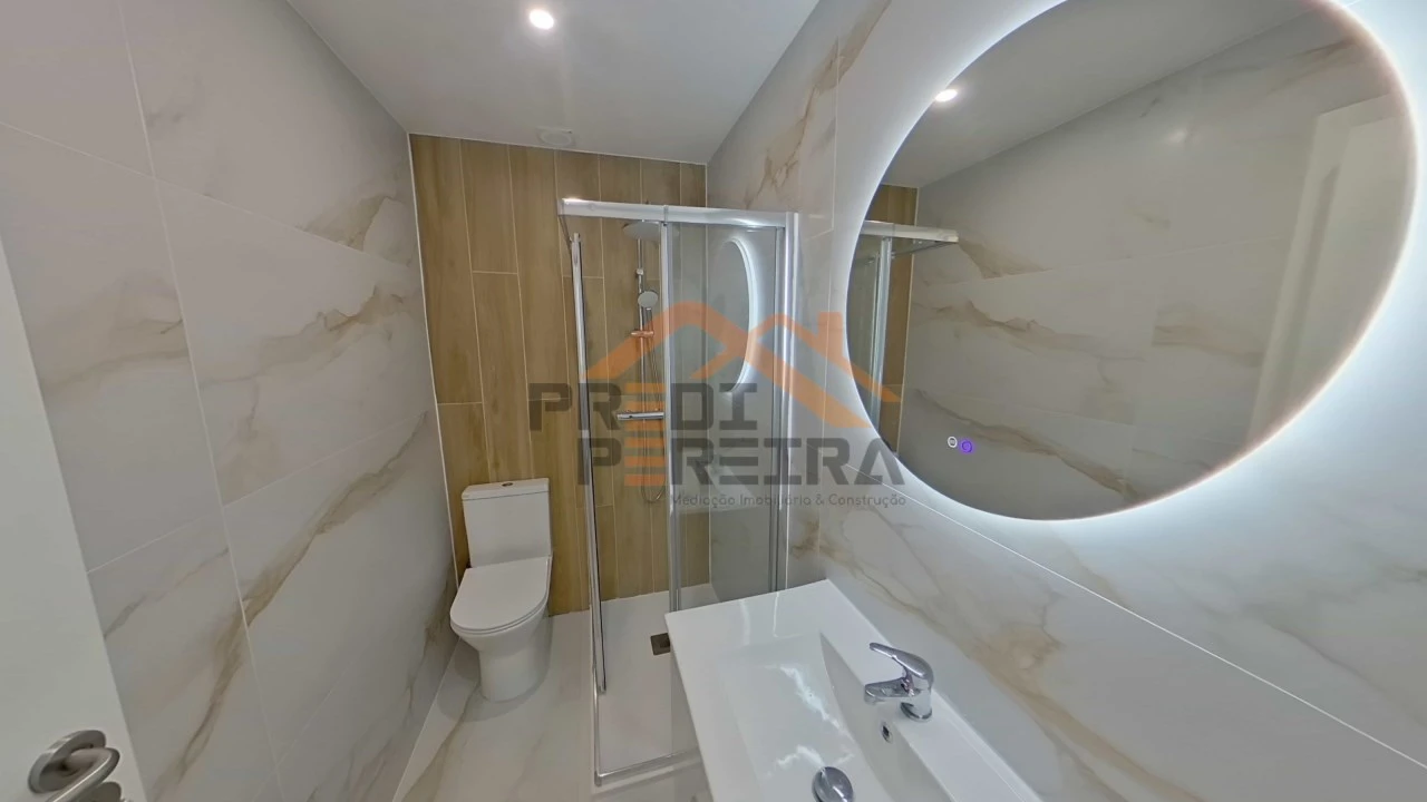 Apartamento T1 para Venda em Loures Foto 18
