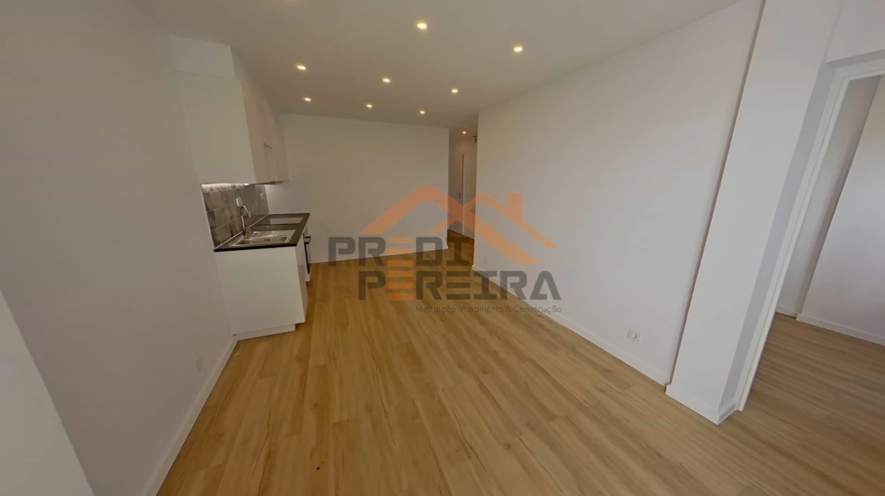 Apartamento T1 para Venda em Loures Foto 8