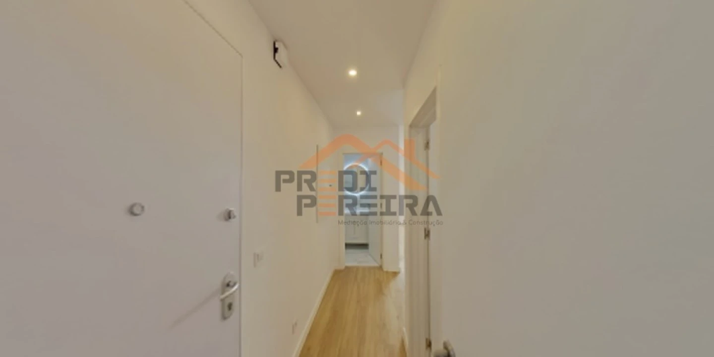 Apartamento T1 para Venda em Loures Foto 14