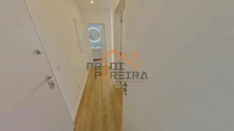 Apartamento T1 para Venda em Loures