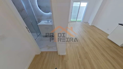 Apartamento T1 para Venda em Loures