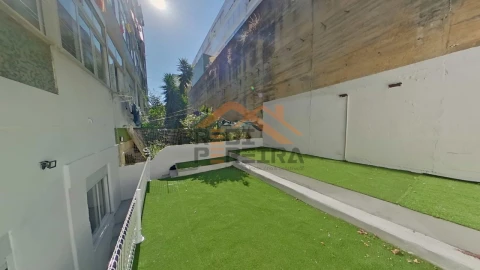 Apartamento T1 para Venda em Loures