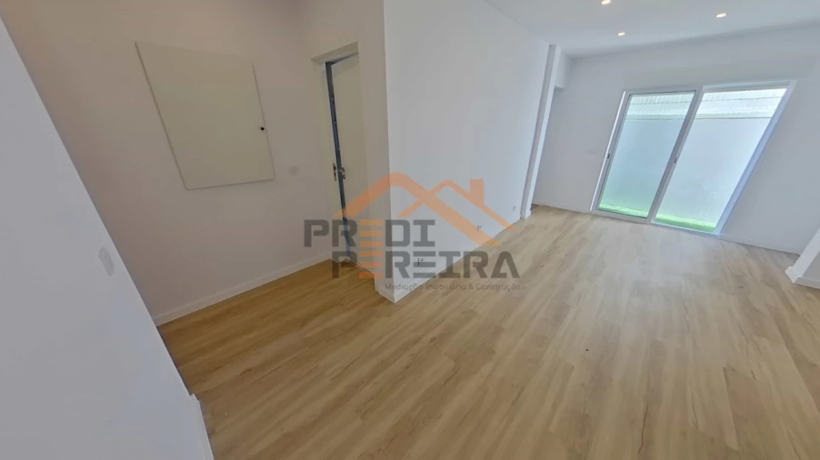 Apartamento T1 para Venda em Loures Foto 12