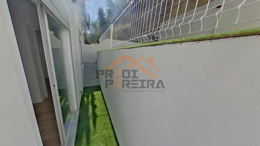 Apartamento T1 para Venda em Loures Foto 4