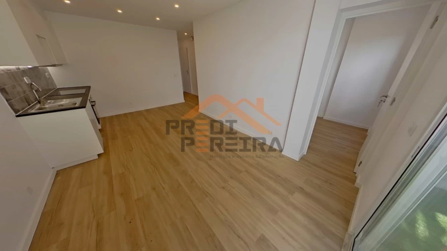 Apartamento T1 para Venda em Loures Foto 10