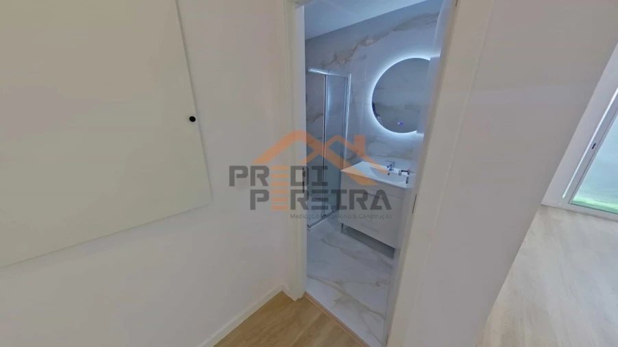 Apartamento T1 para Venda em Loures Foto 16