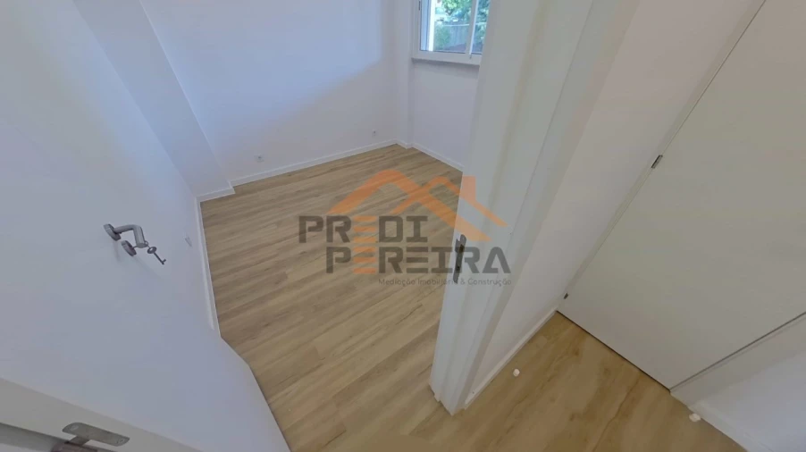 Apartamento T1 para Venda em Loures Foto 26