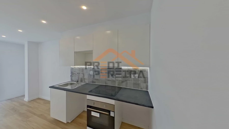Apartamento T1 para Venda em Loures Foto 7