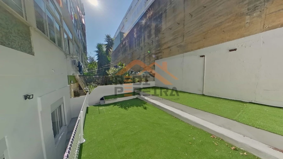 Apartamento T1 para Venda em Loures Foto 2