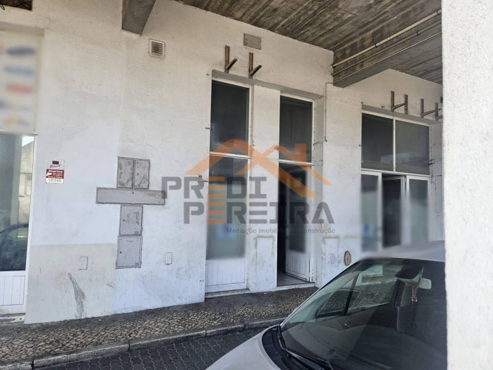 Loja para Venda em Póvoa de Santo Adrião e Olival Basto Foto 2
