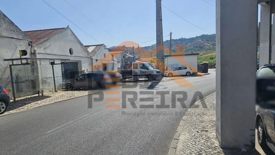 Loja para Venda em Póvoa de Santo Adrião e Olival Basto
