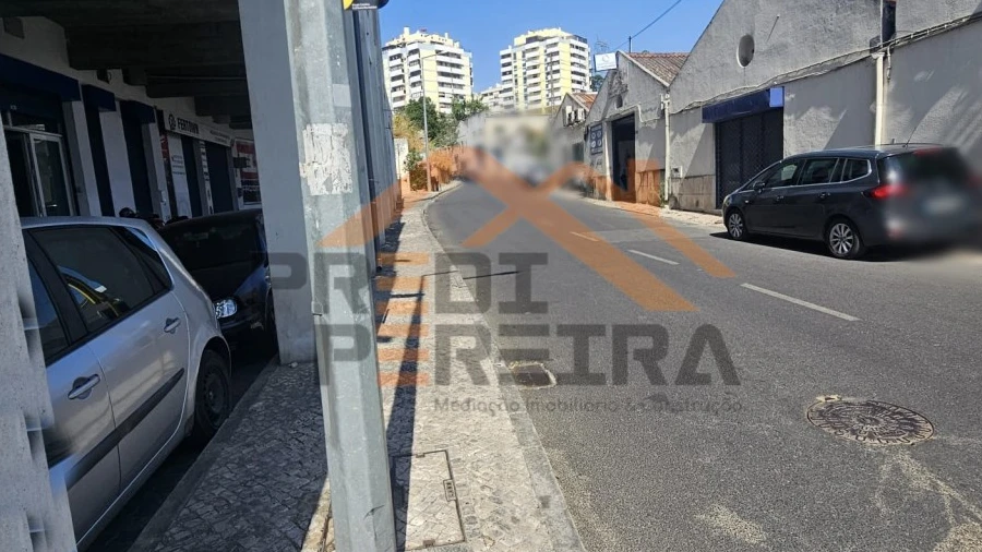 Loja para Venda em Póvoa de Santo Adrião e Olival Basto