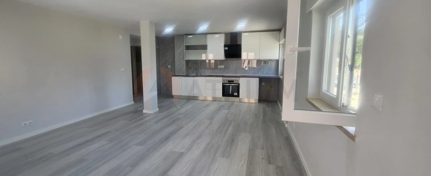 Apartamento T2 para Venda em Corroios Foto 3